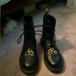 Dr martens lace up boot